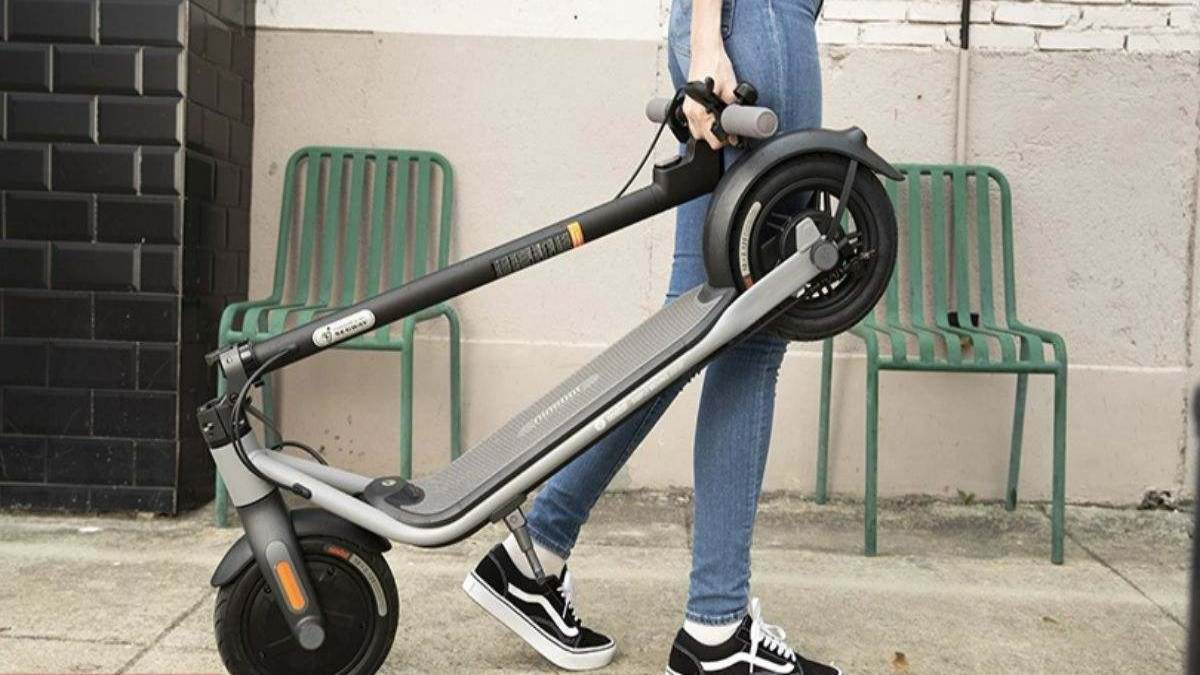 Có nên mua xe scooter điện giá rẻ không?