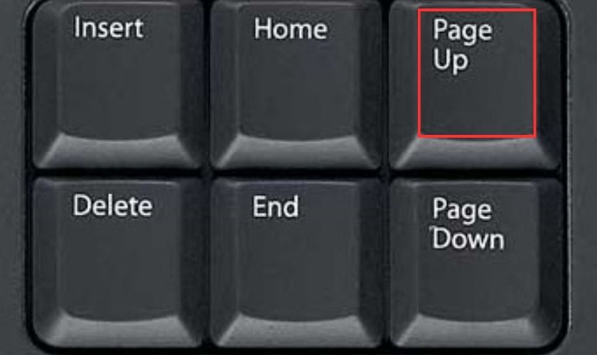 Nhấn nút Page Up hoặc Pg Up trên bàn phím