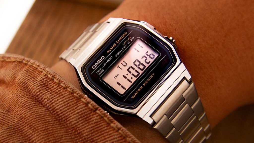 Review đồng hồ casio: Thiết kế, chất liệu, màu sắc, giá thành bán