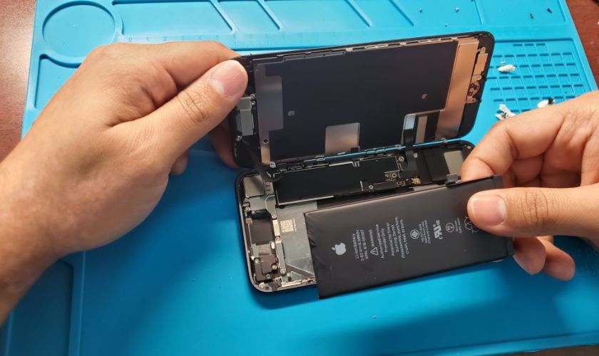Khi nào nên thay pin điện thoại iPhone 8?