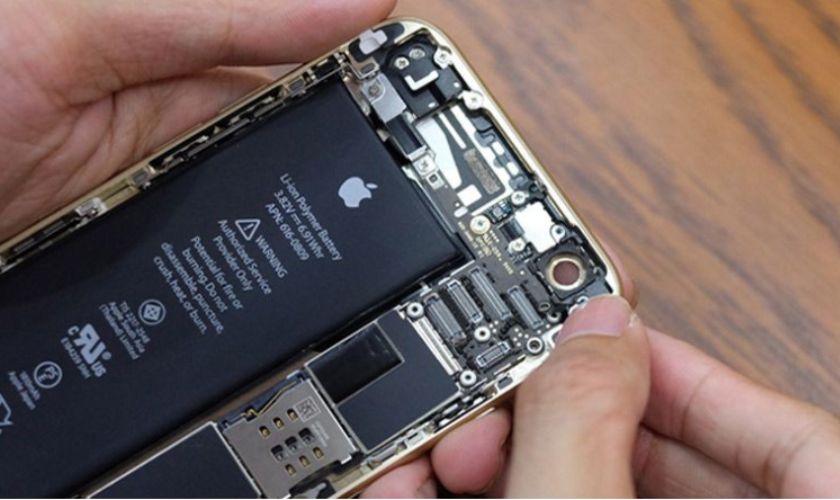 Giá thay pin iPhone 6S bao nhiêu?