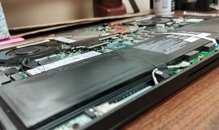 Biểu hiện cho thấy pin laptop MSI bị lỗi