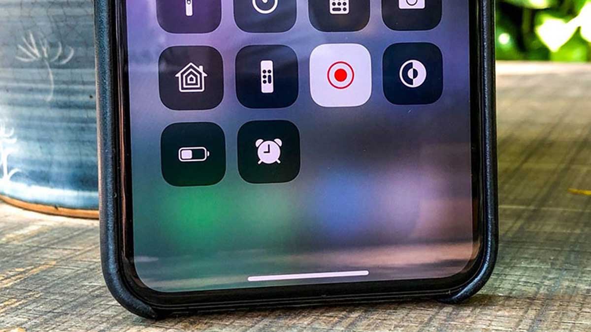 Quay video màn hình iPhone xem lại thế nào?