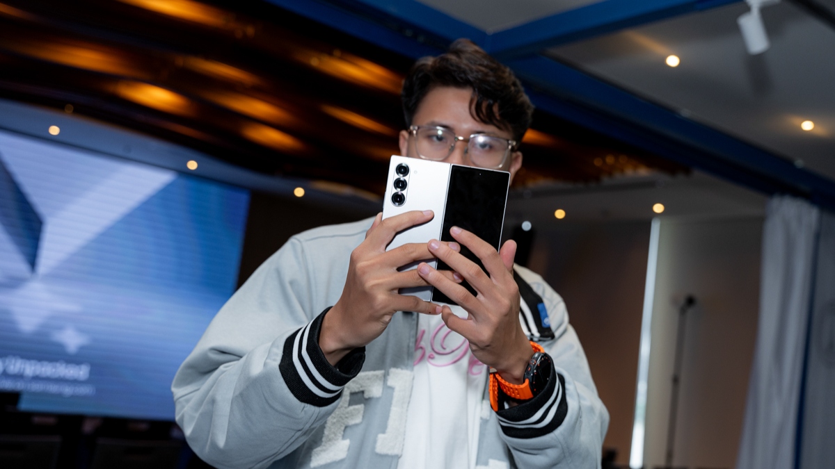 Galaxy Z Fold 7 trắng tinh tế