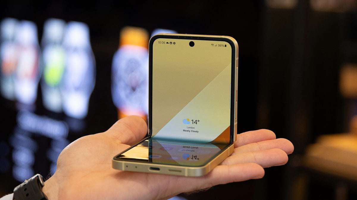 nâng cấp màn hình trên samsung Galaxy Z Flip 7