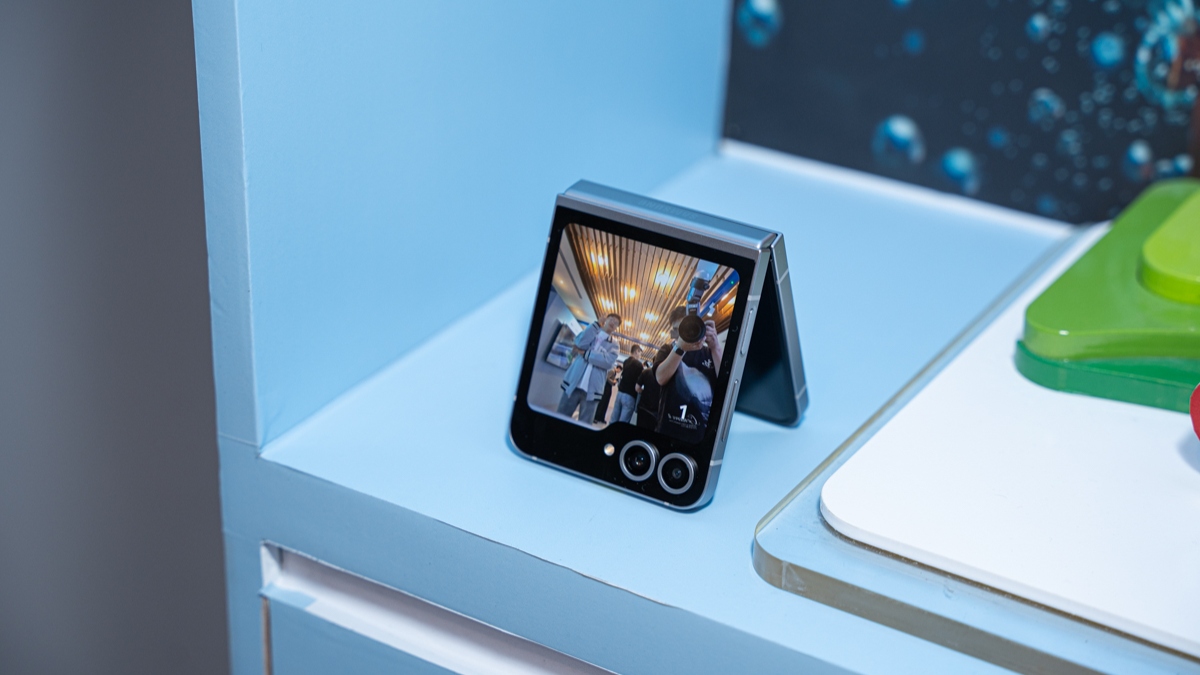 Samsung Galaxy Z Flip 7 có mấy phiên bản GB và nâng cấp gì mới?